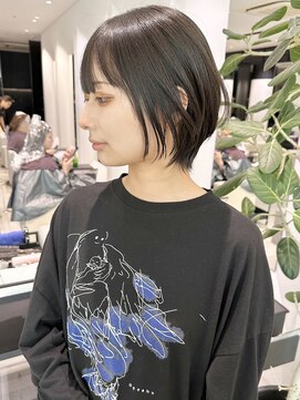 ステア ケース(stair case) 大人かわいい髪質改善外ハネショートウルフ