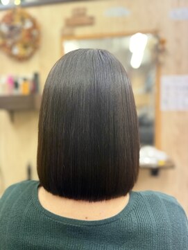 ミディアムボブ×美髪矯正