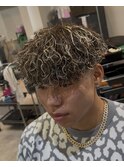 バロックパーマ　ツイストスパイラル眉カットメンズパーマ