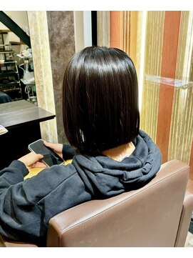 ライフイズビューティフル(Life is beautiful) 切りっぱなしボブ