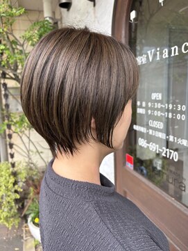 ヴィアンカ(Vianca) 抜け感ショートボブ