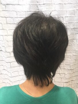 ミーティア バイ クアトロ(Meteor By QUATRO) ミニマムなフォルムで魅せるシンプルなヘルシーショート