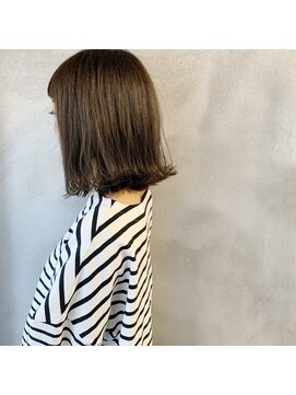 ミント(mint) 赤み除去グレーで透明感◎