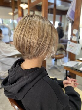 ヤソ(yaso) 前下がりショート