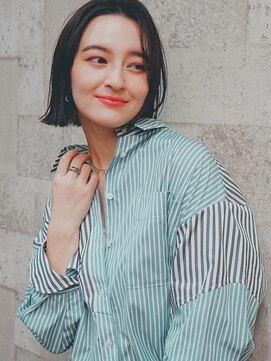 チュールバイグラッド(ture by glad) 『 カットノーブリーチアッシュ 』小顔ウルフ　切りっぱなしボブ