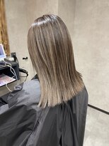 サニー 渋谷(SUNNY)&nbsp;バレイヤージュ、ハイライト、レイヤーロング、グレーベージュ