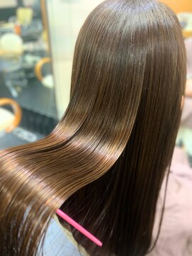レイエレガンス(Rei Elegance) 髪質改善トリートメントならここまでツヤツヤに！