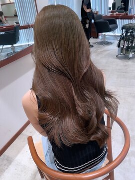 ホロ 渋谷(hollo) 韓国風ミルクティーレイヤーカットオリーブベージュグレージュ