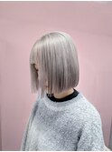 ホワイトシルバー×切りっぱなしボブ