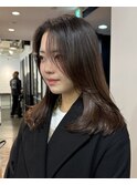 ワンカールで決まる長め前髪のレイヤーミディアムスタイル◎