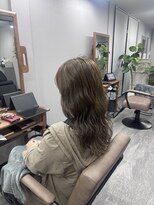 リイ(Lii)&nbsp;レディース　ロング　ハイライト　グレー　透明感　透明感カラー