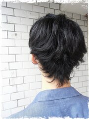 インテリに見えるウルフカットのヘアスタイル men's