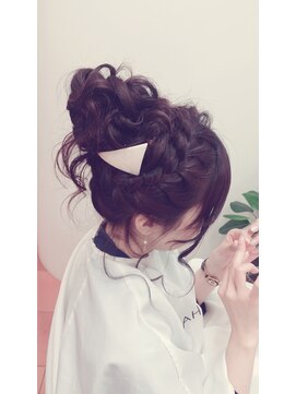 イッツヘアー(IT'S HAIR) ゆるふわメッシーバン