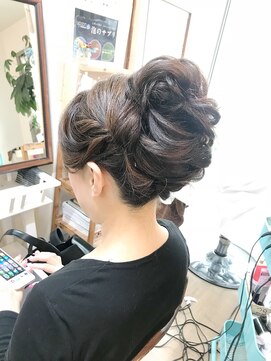 ロカット サロン(Roquat Salon) きれいめロング夜会巻き風アレンジ【ヘアアレンジ 立川/立川南】