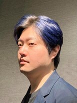 ビーダンディー(Bee dandy)&nbsp;くせ毛ショート センターパート 大人のブルーグレージュカラー