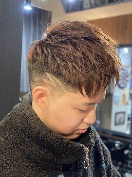 バーバー スタジオ ラフテル(Barber Studio RAFTEL) フェザーマッシュ