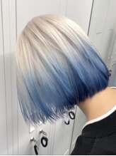 ヘア(HAIR) ホワイト×ブルー裾カラー【原宿】