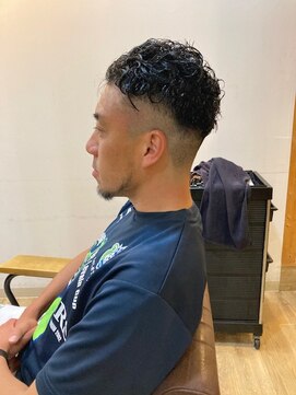 グランバイ アトリエドングリ(Grand × AtlierDonguri) お客様髪質改善データ1294(メンズパーマ)