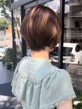 トモ(TOMO)の写真/一人ひとりに寄り添い、お客様の心の声を読み取って施術◎丁寧なカウンセリングで理想のショートヘアに。
