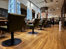 グレイシー 川口店(GRACY)の雰囲気（ウッドベースの落ち着いた店内です。）