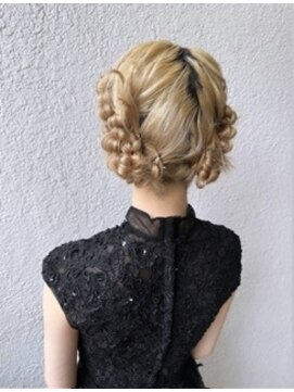 シーク(seak) ツインヘアアレンジ