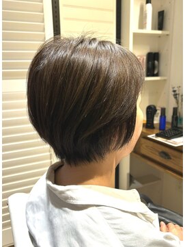 マリーチリタ(marichi Rita) ショートボブ　カーキブラウン