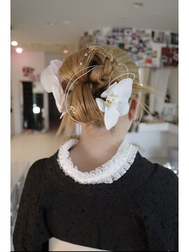 グリフィカ(grifica) 品のあるタイトアレンジ