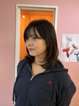 フィガロ ウメダ(FIGARO UMEDA) 黒髪feathery layer midi 11.25