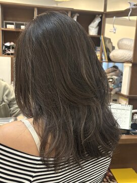 ルイ(ROUIS produced by LUCK 津田沼) ROUIS 津田沼 レイヤーカット