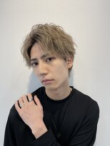 ルート(ROUTE)&nbsp;波巻きパーマ　センターパート　ハイトーン