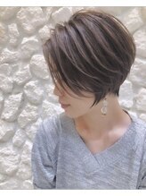 乾かすだけでキレイにまとまる美しいシルエットのショートやボブにできるのは技術と経験があるから☆