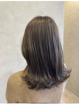 アチーブリス(achieve Liss)&nbsp;透明感透け感くすみアッシュベージュ ツヤ髪くびれ外ハネロング