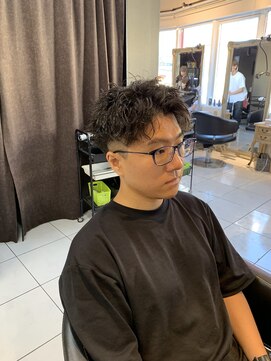 アイズ 海老名(AIZU) ツイストスパイラルパーマショートアップバングフェードカット