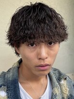 イズバイフィフス(is by fifth) 波巻きパーマスパイラルパーマメンズマッシュウルフカルマパーマ