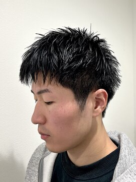 ヒュイル バイ ニアウ(Hwyl by Niau) ショートマッシュ刈り上げ束感ショートカットメンズストレート