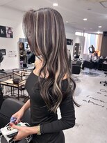 キング 高槻(K!ng) ハイライトカラーミルクティーベージュレイヤーカット