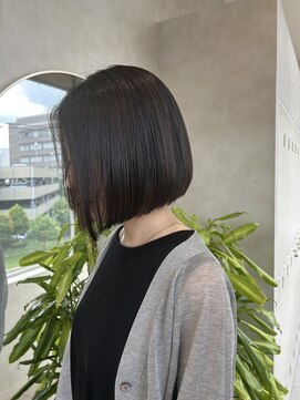 エレノア 枚方(Eleanor) 切りっぱなしボブ/タイトボブ/枚方