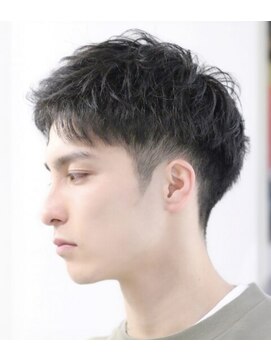 ブロッサム 東久留米店(Blossom) 刈り上げショート×アップバングで爽やかビジネス