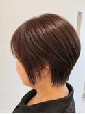 顔周りの抜け感が映える軽やかレイヤーショート