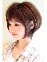 レウナ 外苑前(Reuna)&nbsp;頭のシルエットを綺麗に見せるショートボブ・耳にかけてもＯＫ