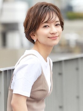 フォンズ(FONS) ダブルシースルーバングと抜け感のあるレイヤーショート【FONS】