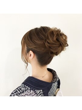 ヘアメイク エンカレッジ(HAIR MAKE encourage) アップシニヨン