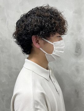 ウクラ バイ レシッド 池袋(uchla by rcid) くるくるカーリーパーマ束感スパイラルパーマウェーブパーマ流行