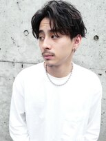 センターパートツイストスパイラルパーマ緩めツーブロック