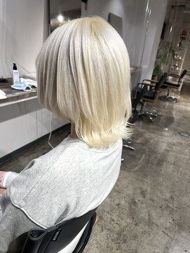 ニュート(Neut ) ホワイトブロンドカラー/ハイトーンケアブリーチ/ウルフレイヤー