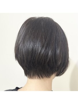 ボンドヘアー(Bond hair) “short”ひし形ショート。