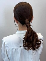 シエスタ(SIESTA)&nbsp;ヘアアレンジ　ポニーテール　ブラウンカラー　20代30代