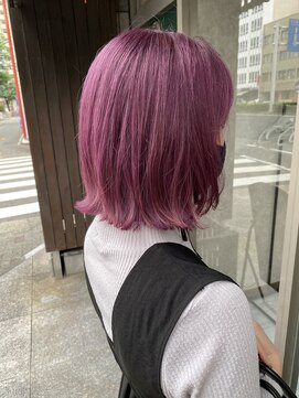 ミニム ヘアー(minim hair) 【minim×日比】ハイトーンカラー ボルドーピンク/こなれミディ