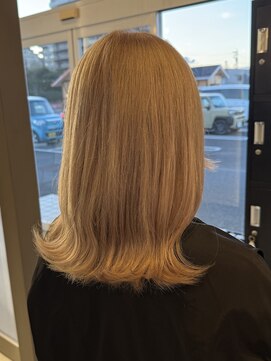 シェル 津山の手店(shel) 20代30代大人可愛いブリーチ１回ミルクティーベージュワンカール