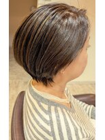 ヴィサージュオーク(VISAGE oak)&nbsp;骨格を生かした丸みミセスショートヘア&ハイライト